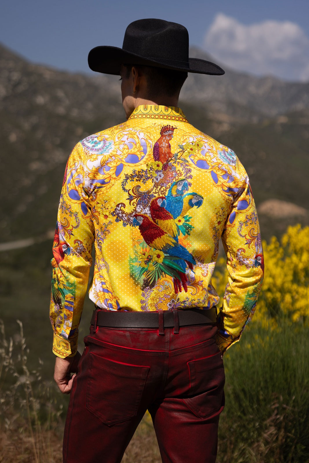 Men’s Luxury Yellow Baroque Parrot Print Long Sleeve Button-Up Shirt Western Style