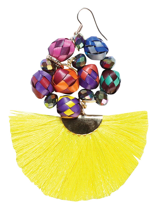 Pendientes artesanales hechos a mano con hilo de seda de palma amarillo 602573