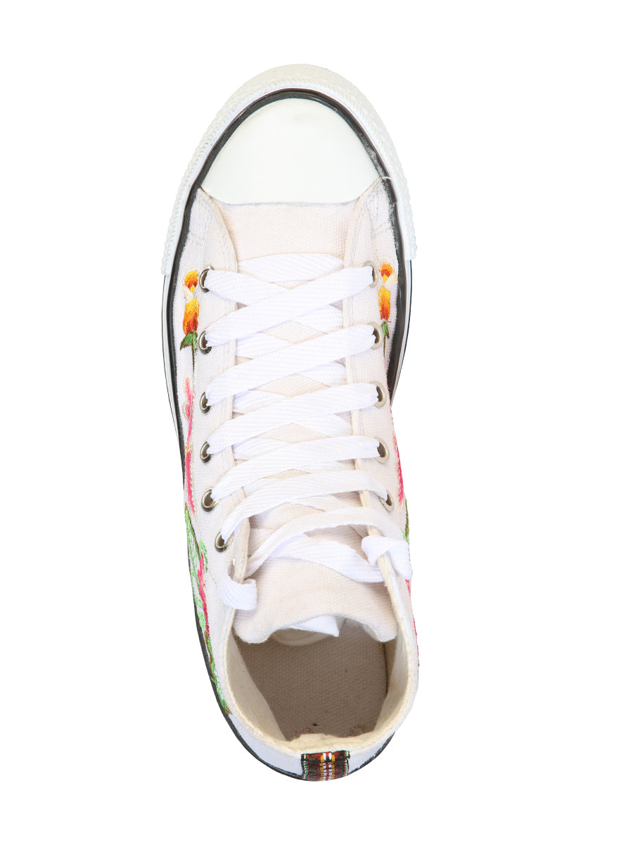 Zapatillas bordadas artesanalmente en lona textil blanca 602781